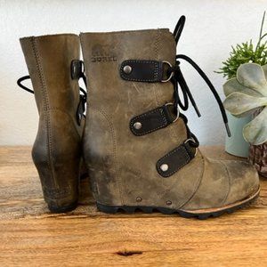 Sorel Joan of Arctic Lace-up Wedge Booties - Green - Sz 6.5
